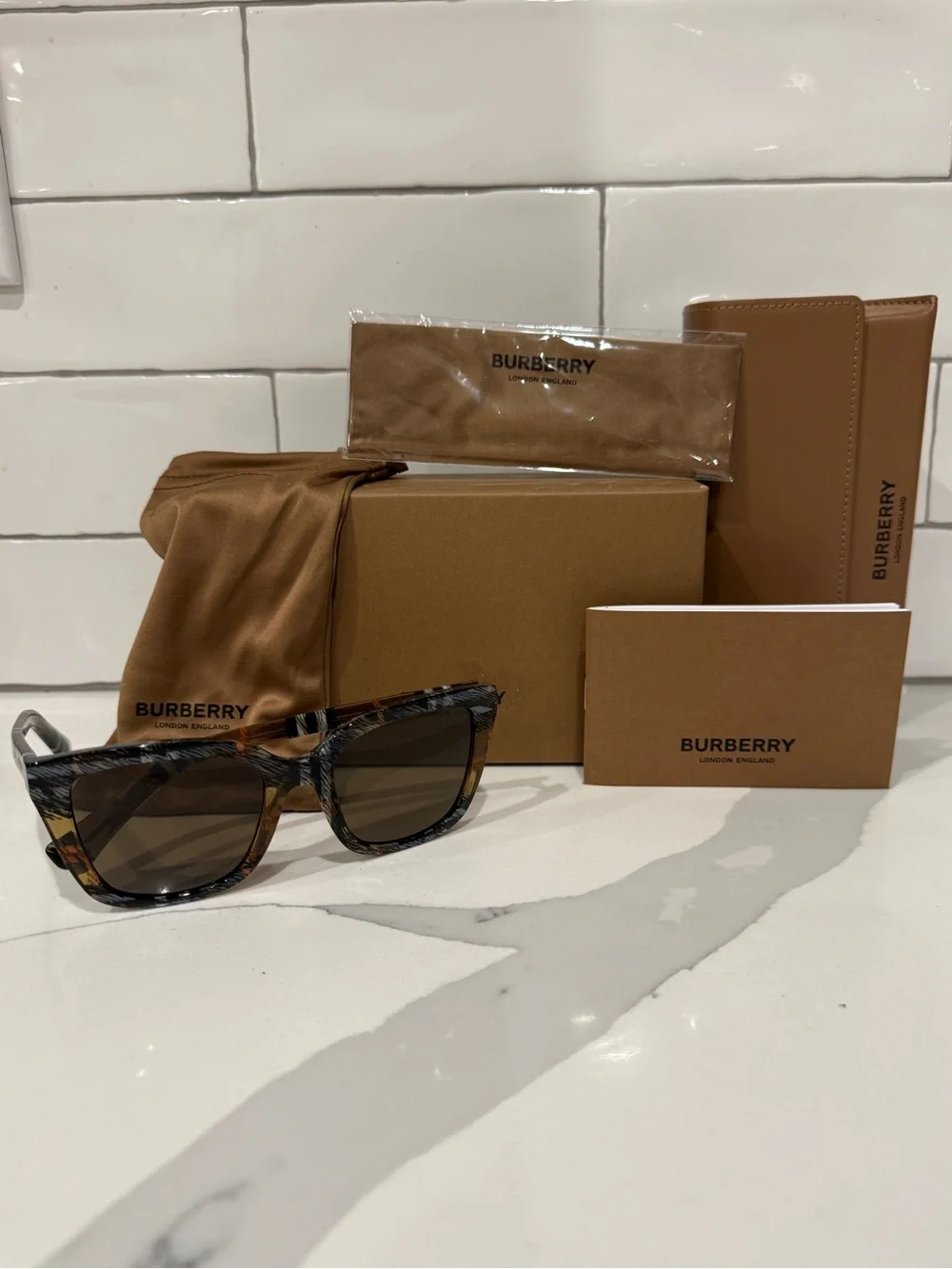 Burberry Multicolor Tortoiseshell Square Sunglasses